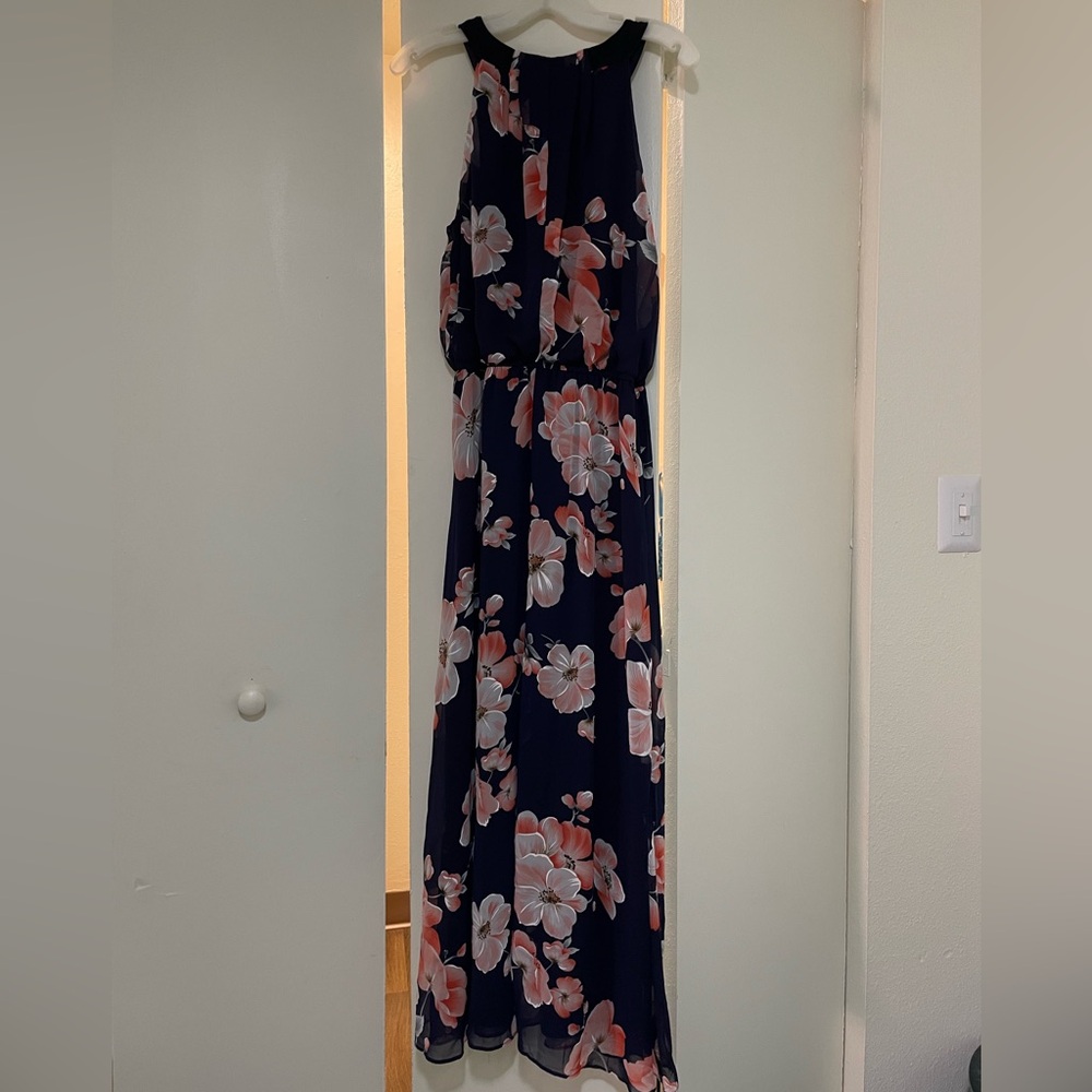 Sleeveless dress